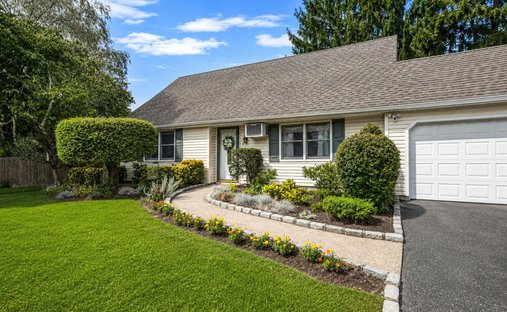 House in Ridge, New York, United States 1