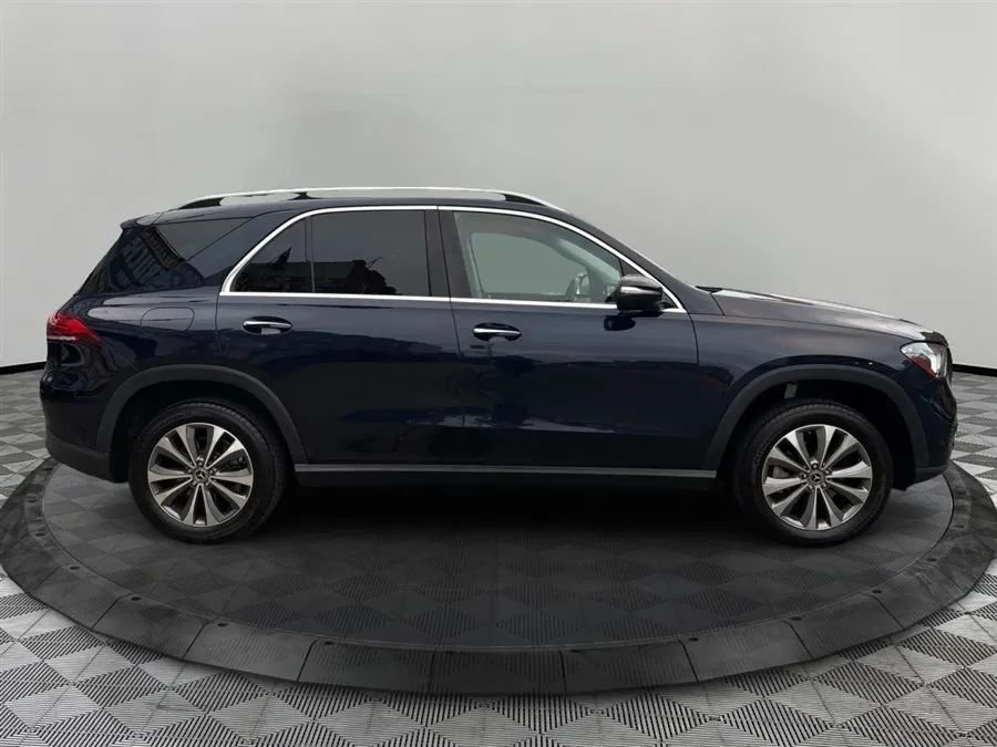 Suv in Brooklyn, NY, United States 2 - 18780771