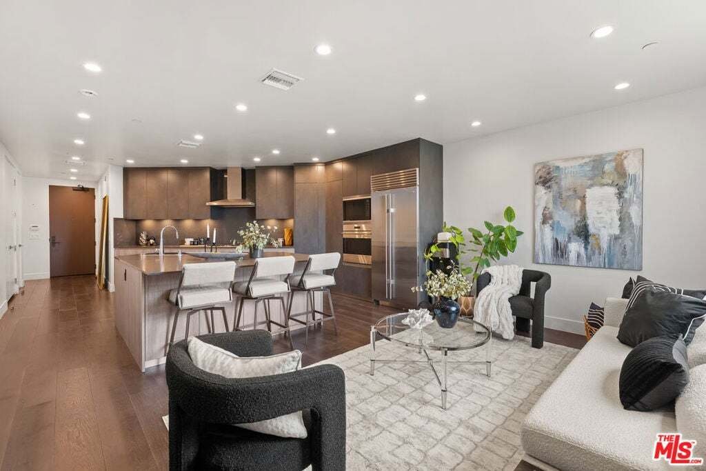Condo in West Hollywood, California, United States 3 - 18786458