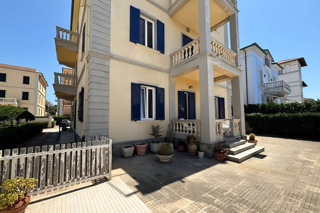 Stadthaus in San Vincenzo, Toskana, Italien 2 - 18311738