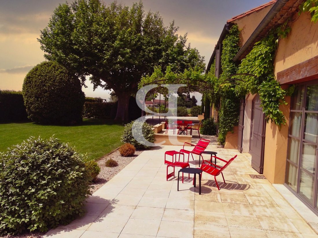Country House in Violes, Provence-Alpes-Côte d'Azur, France 2 - 17378023