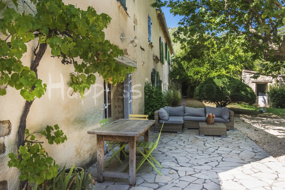Casa a La Roquebrussanne, Provenza-Alpi-Costa Azzurra, Francia 1 - 18769624