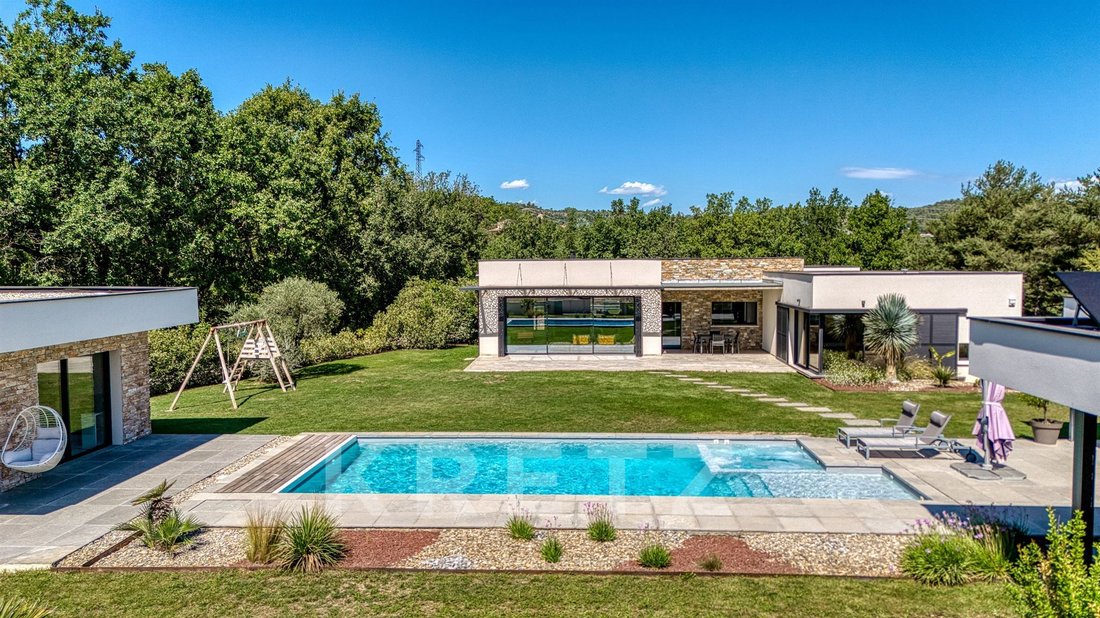 Maison à Gréoux-les-Bains, Provence-Alpes-Côte d'Azur, France 1 - 18788084