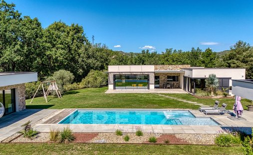 Maison à Gréoux-les-Bains, Provence-Alpes-Côte d'Azur, France 1