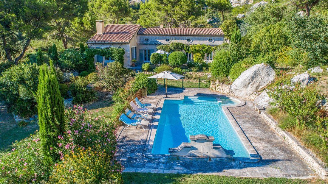 House in Les Baux-de-Provence, Provence-Alpes-Côte d'Azur, France 2 - 18787611