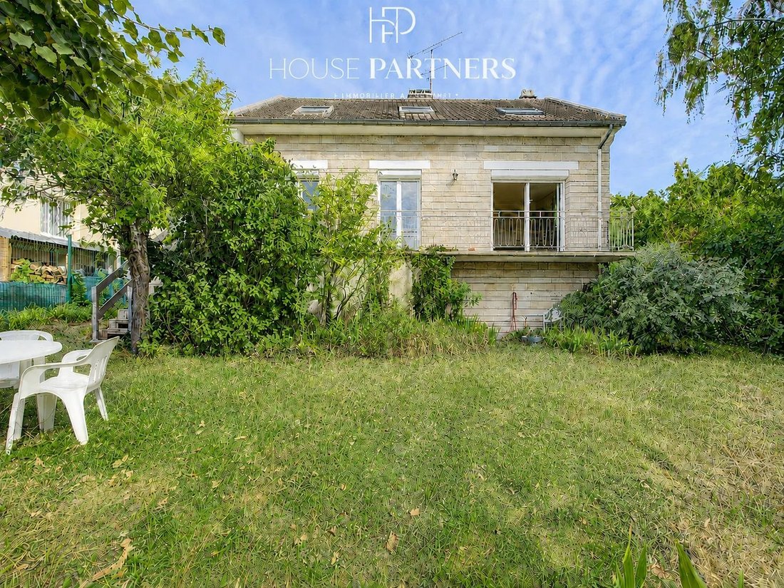 Haus in Sud, Chambourcy, Frankreich 1 - 18784642