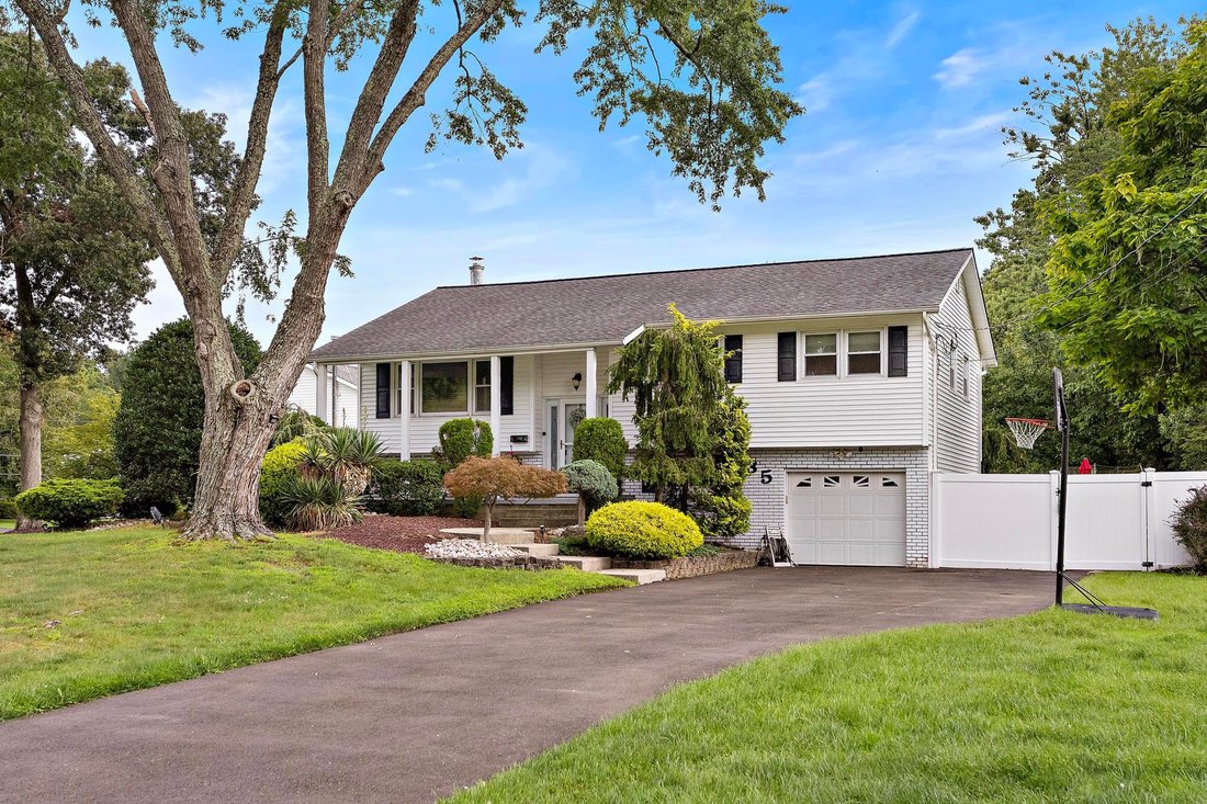 House in Manalapan Township, New Jersey, United States 1 - 18784559