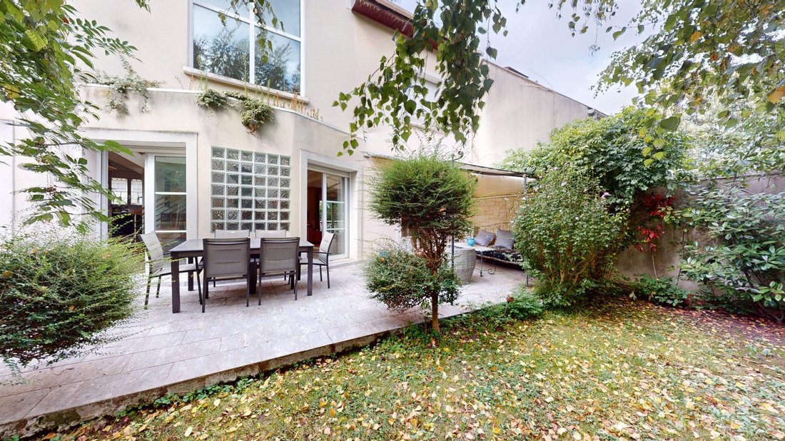 House in Les Lilas, Ile-de-France, France 2 - 18789060