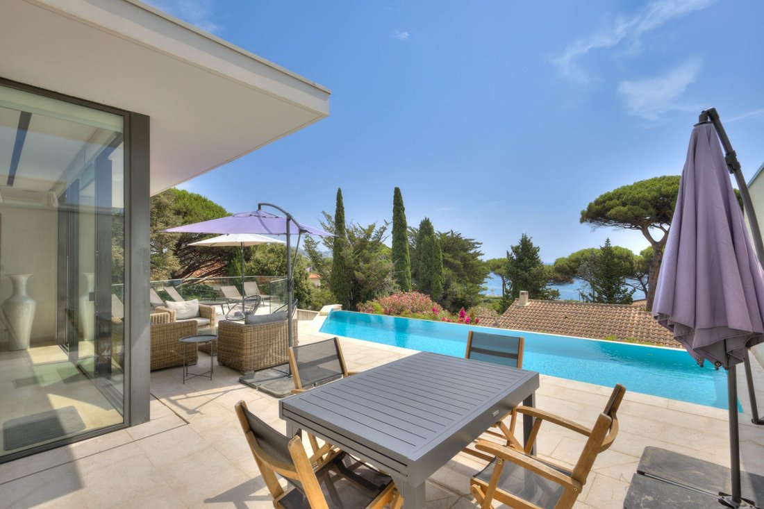 Villa à Ville-Les Saquedes-Le Bouillonnet, Sainte-Maxime, France 1 - 18789019