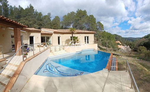 Villa in Entrecasteaux, Provence-Alpes-Côte d'Azur, France 1