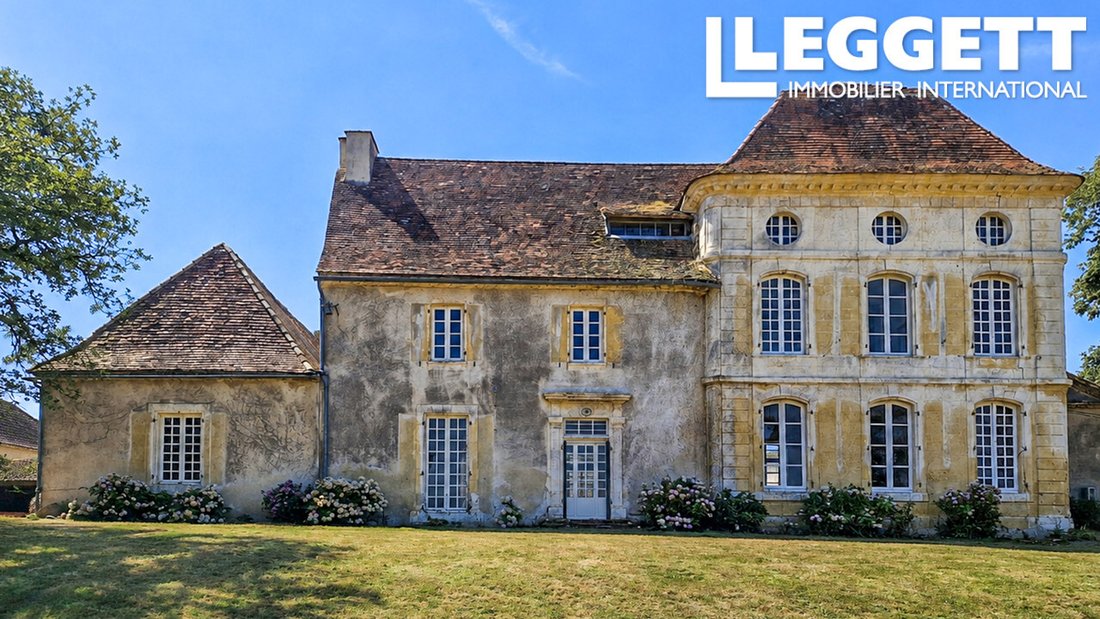 Castillo en Saint-Germain-et-Mons, Nueva Aquitania, Francia 2 - 18758985