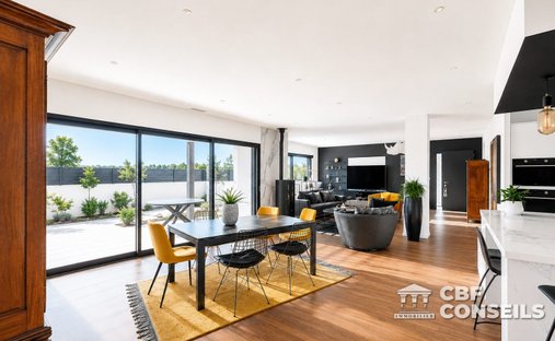 Villa in Veyre-Monton, Auvergne-Rhone-Alpen, Frankreich 1