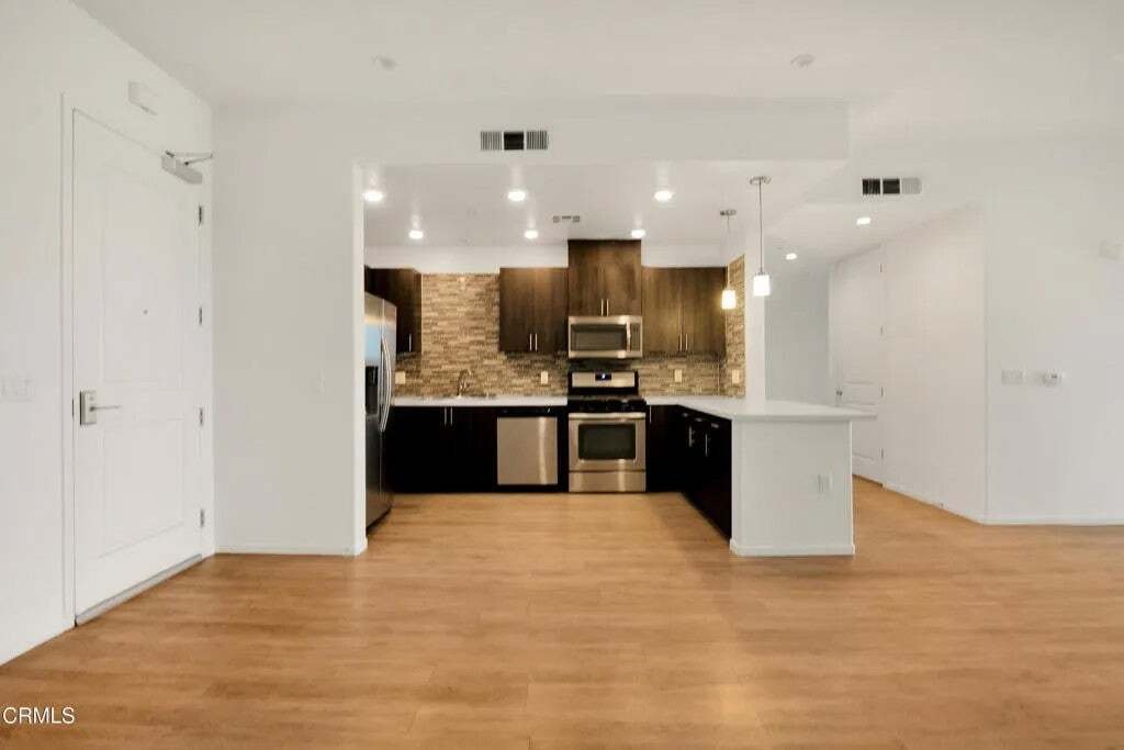 Condo in Glendale, California, United States 4 - 18497086