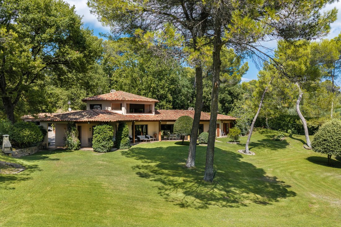 Villa in Mougins, Provence-Alpes-Côte d'Azur, France 3 - 18784730