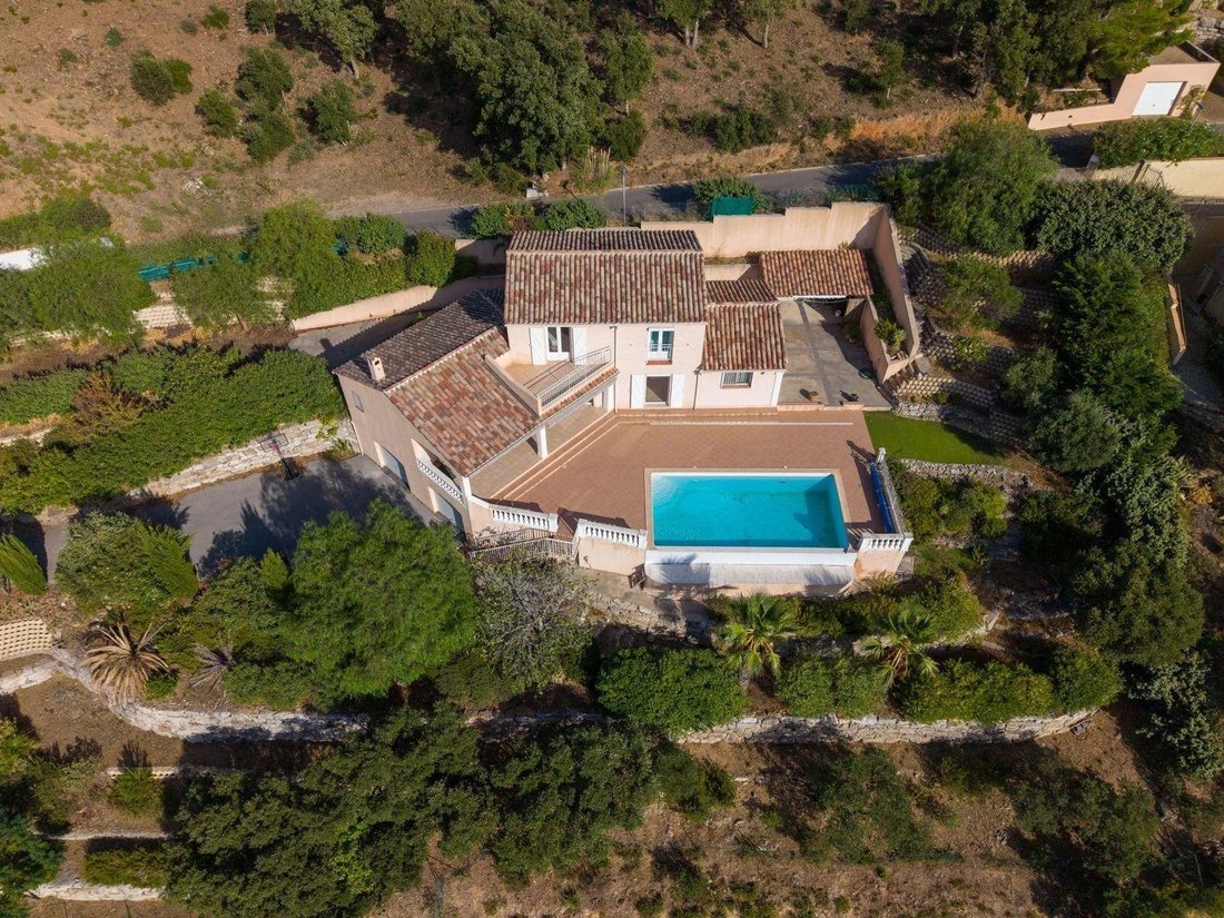 Villa in Nartelle-Noyer-Bellevue-bd des Sardinaux, Sainte-Maxime, France 1 - 18787588