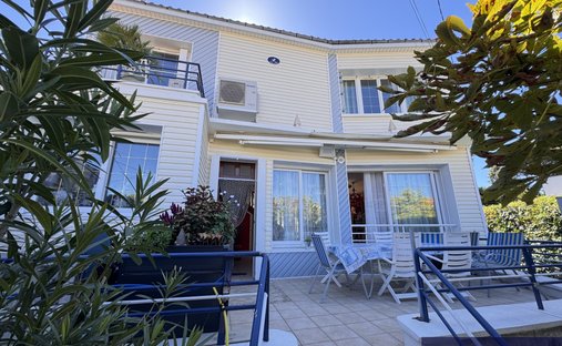 House in Le Fief-La Garenne, Royan, France 1