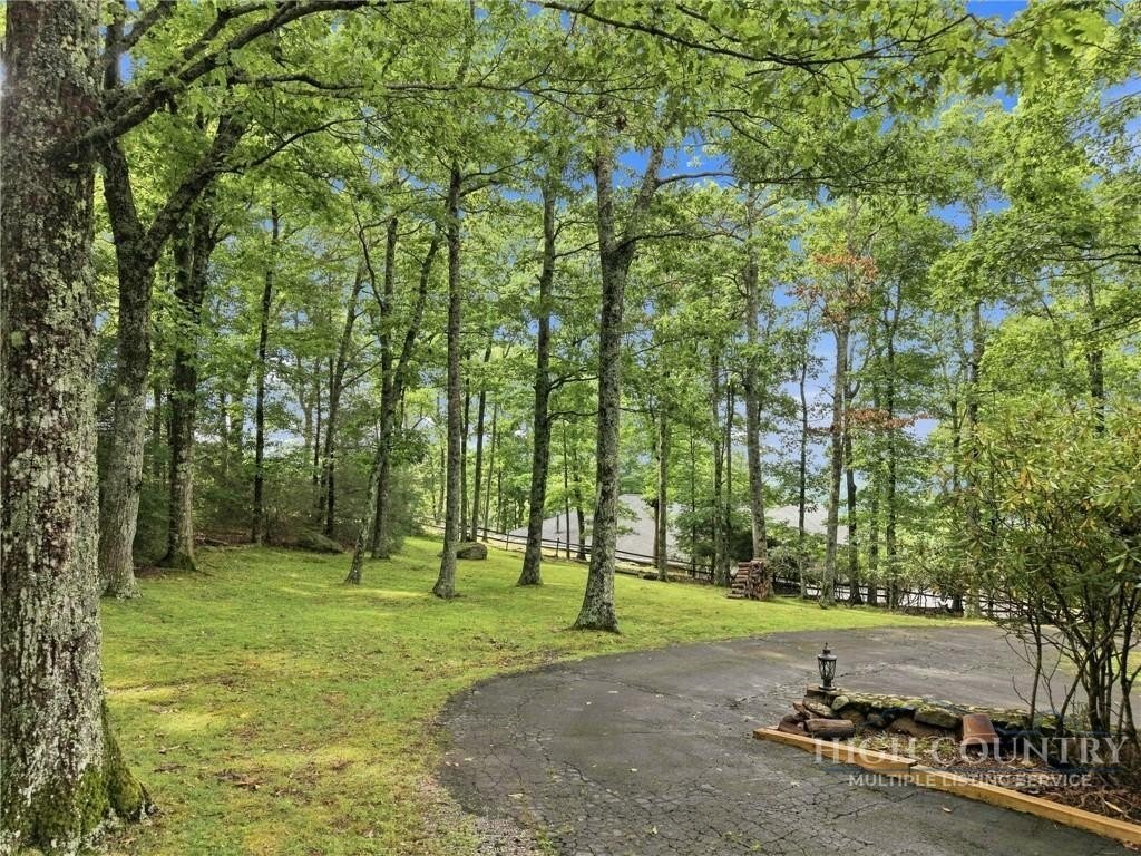 Boone, North Carolina, United States 4 - 18785417