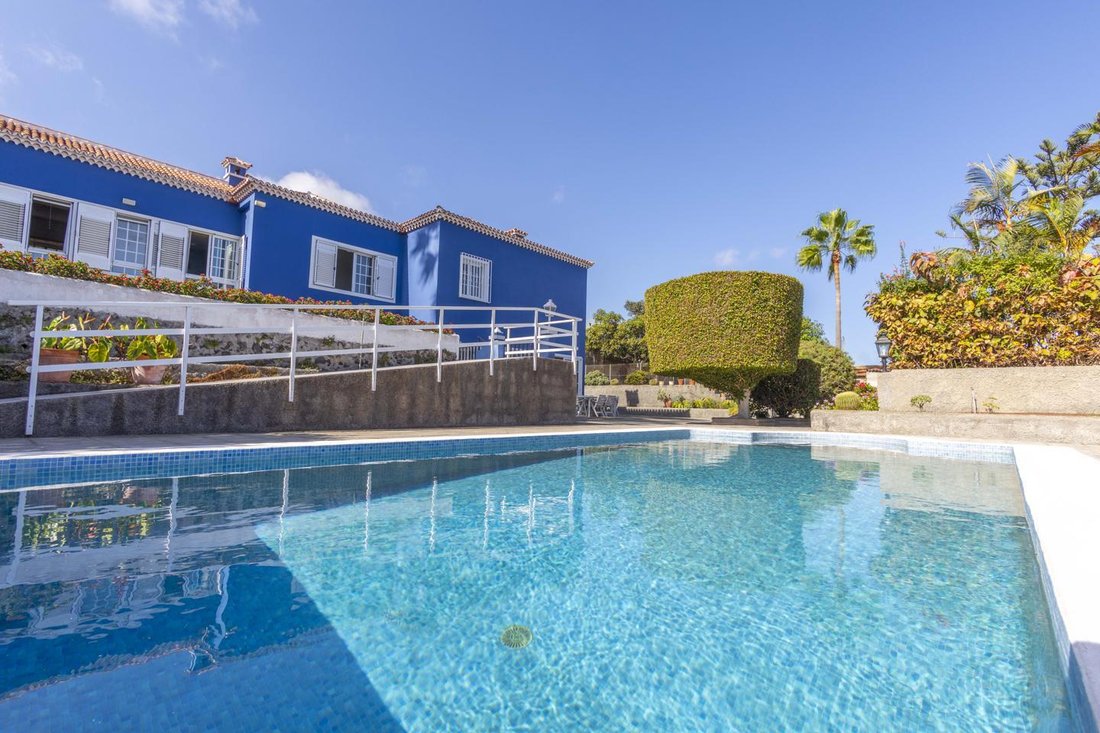 Villa in Puerto de la Cruz, Canary Islands, Spain 1 - 18786004