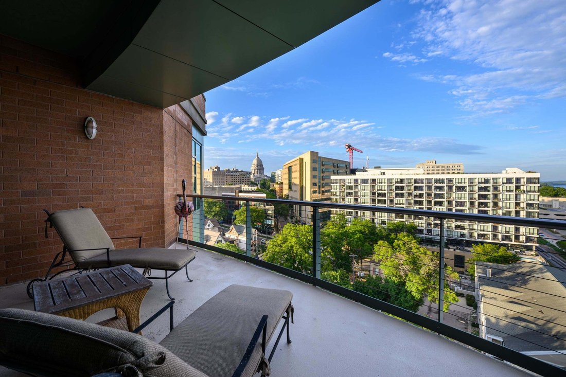 Condo in Madison, Wisconsin, United States 1 - 17807696