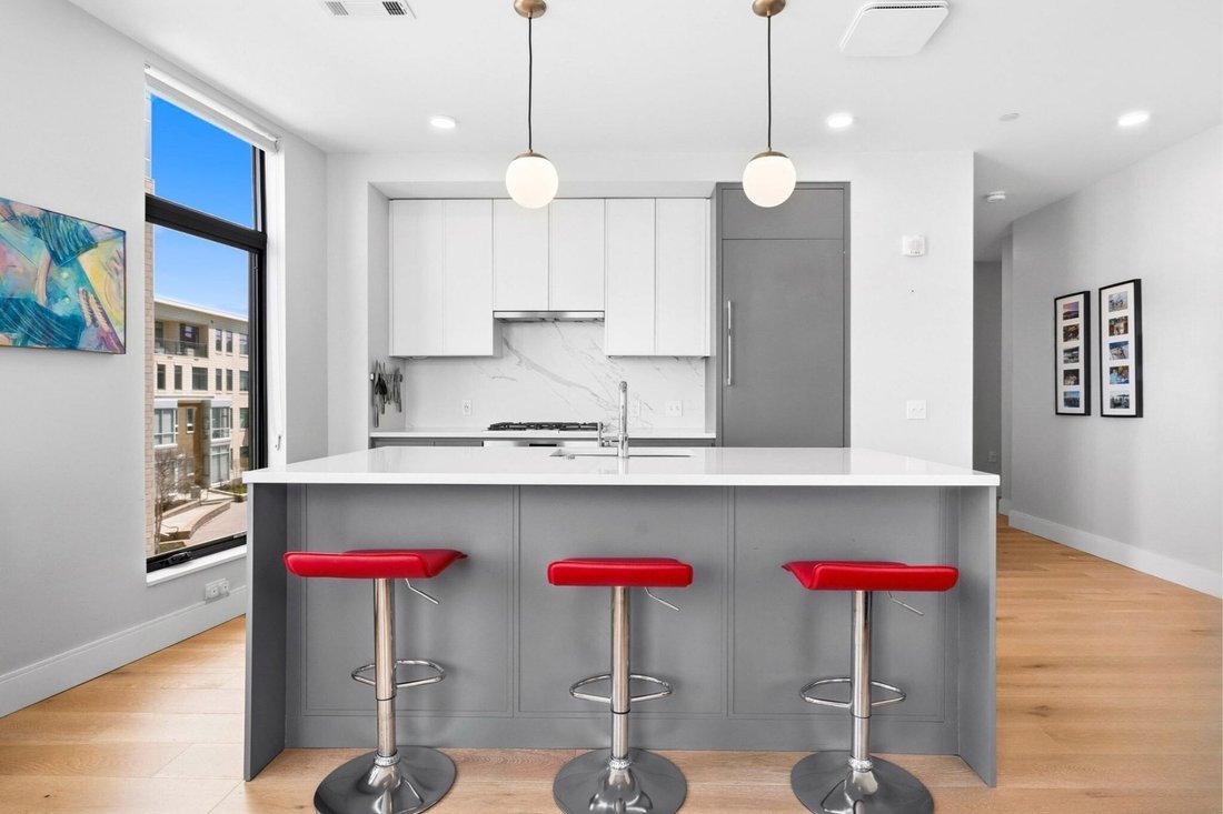 Condo in Boston, Massachusetts, United States 1 - 17727885