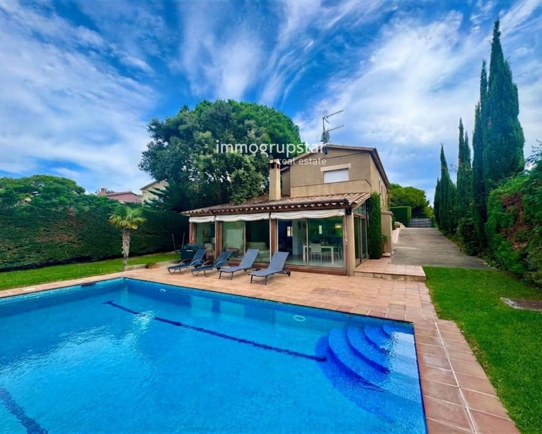 Chalet in Calonge i Sant Antoni, Catalonia, Spain 1 - 18784644