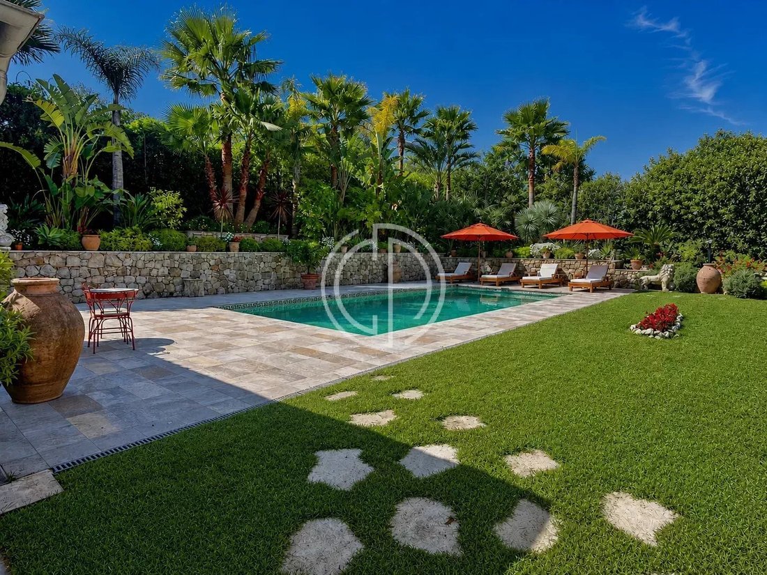 Villa in Mougins, Provence-Alpes-Côte d'Azur, France 1 - 17682815