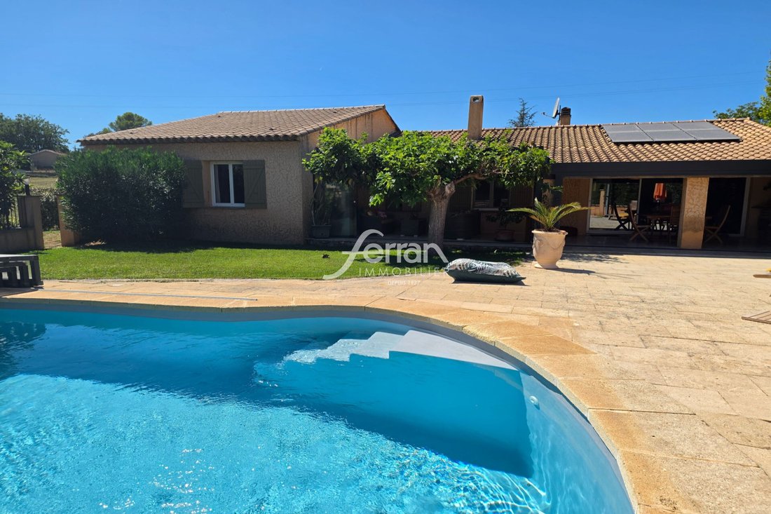 Villa in Salernes, Provence-Alpes-Côte d'Azur, France 1 - 16766915