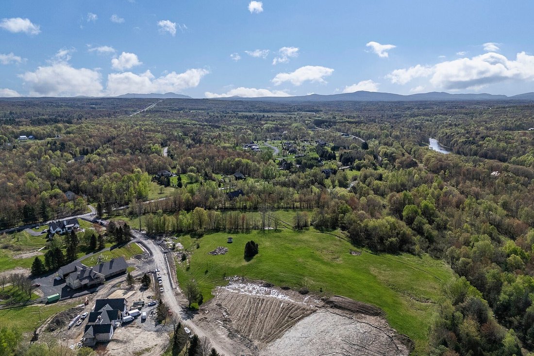 Land in Bromont, Quebec, Canada 4 - 15162464