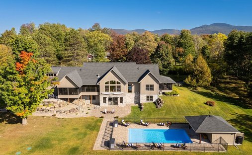 Haus in Sutton, Québec, Kanada 1
