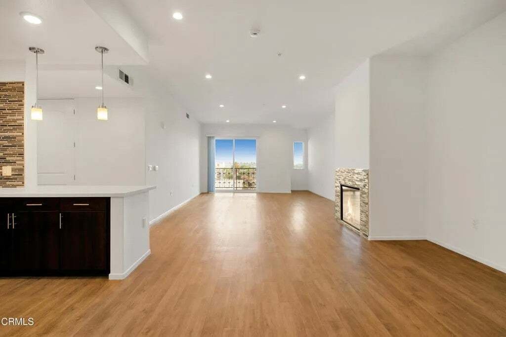 Condo in Glendale, California, United States 2 - 18497086