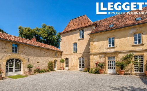 Castle in Saint-Germain-et-Mons, Nouvelle-Aquitaine, France 1