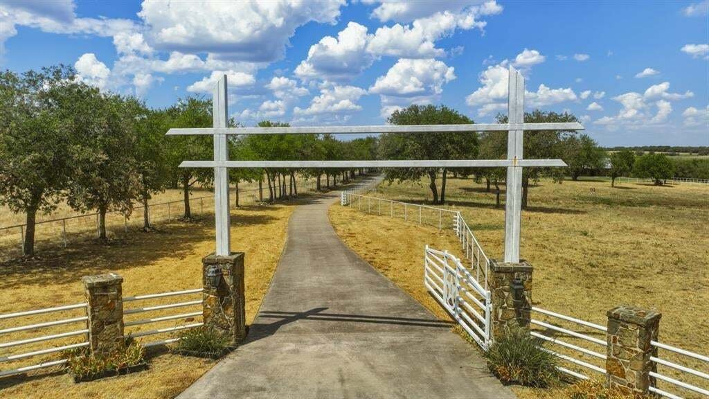 Corps de ferme à Krum, Texas, États-Unis 1 - 18784238