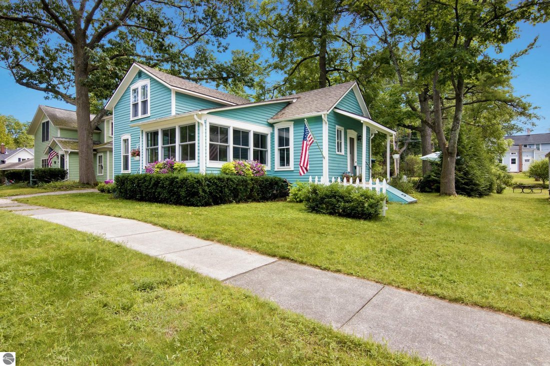 Casa en Elk Rapids, Míchigan, Estados Unidos 1 - 18783389