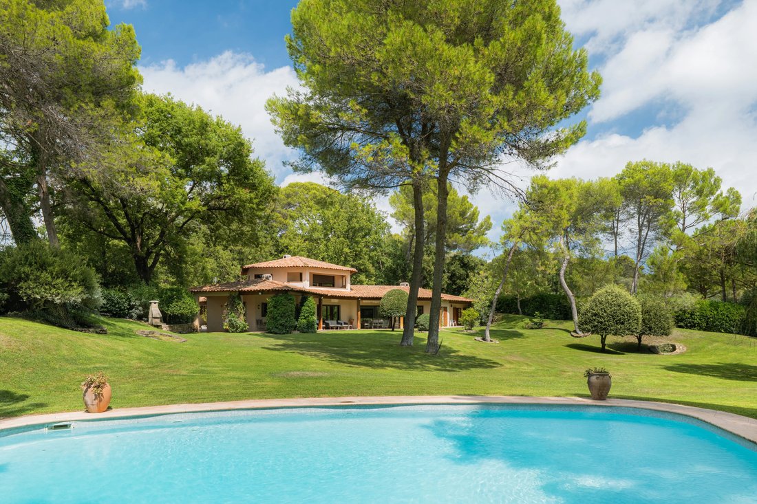 Villa in Mougins, Provence-Alpes-Côte d'Azur, France 1 - 18784730