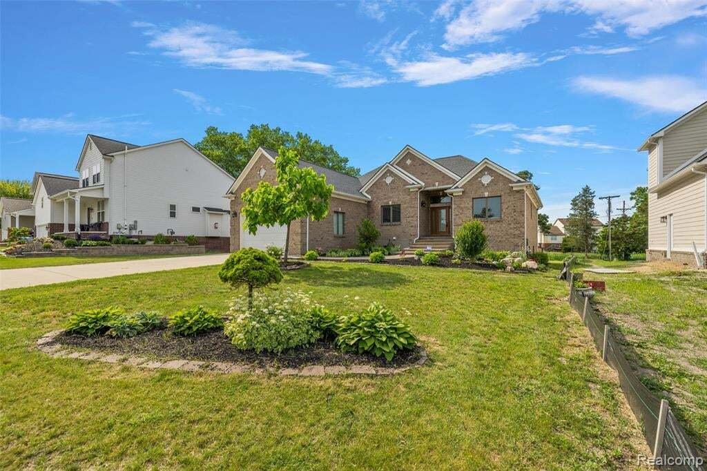 House in Walled Lake, Michigan, United States 1 - 18309769