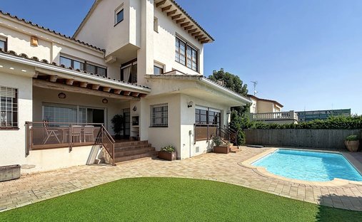 Townhouse en San Andrés de Llavaneras, Cataluña, España 1