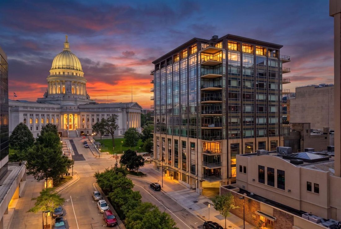 Condo in Madison, Wisconsin, United States 1 - 18785899