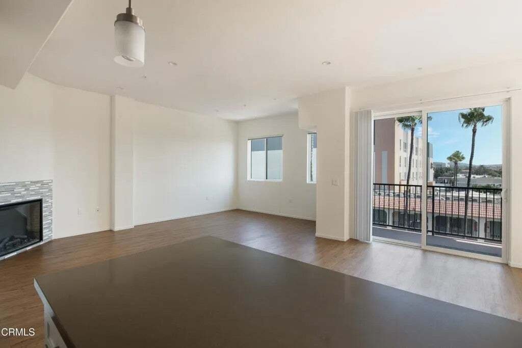 Condo in Glendale, California, United States 3 - 17802843