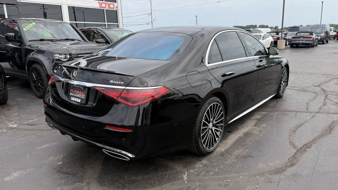 Sedan in Milwaukee, WI, United States 4 - 16381667