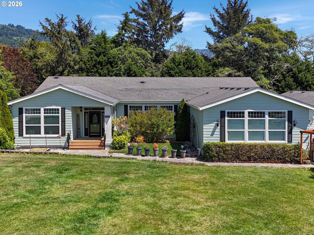 Brookings, Oregon, United States 4 - 18785470