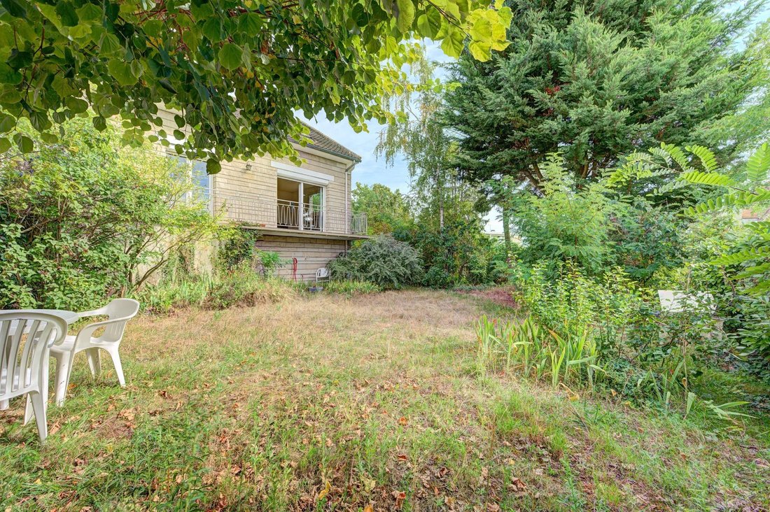 Haus in Sud, Chambourcy, Frankreich 2 - 18784642