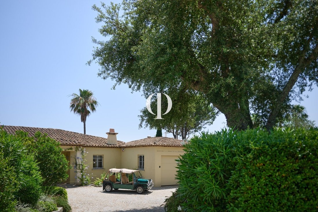 Villa à Grimaud, Provence-Alpes-Côte d'Azur, France 2 - 18784929