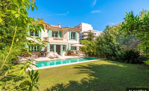 House in Ponteil, Antibes, France 1