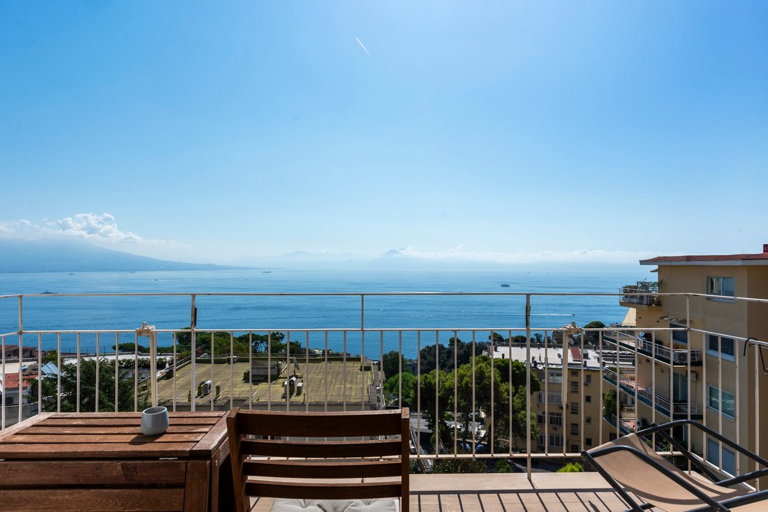 Apartment in Chiaia, Naples, Campania 2 - 15428696