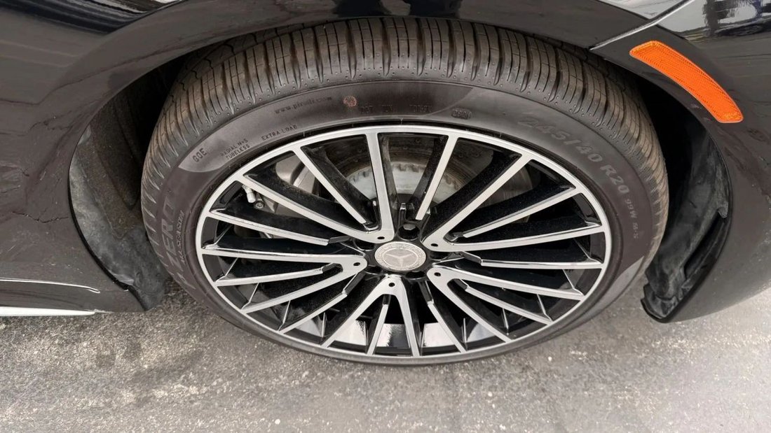 Sedan in Milwaukee, WI, United States 3 - 16381667