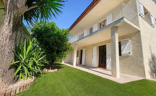 Maison à Mimosas, Le Cannet, France 1