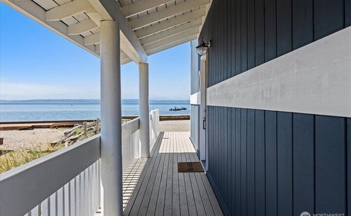 House in Freeland, Washington, United States 1