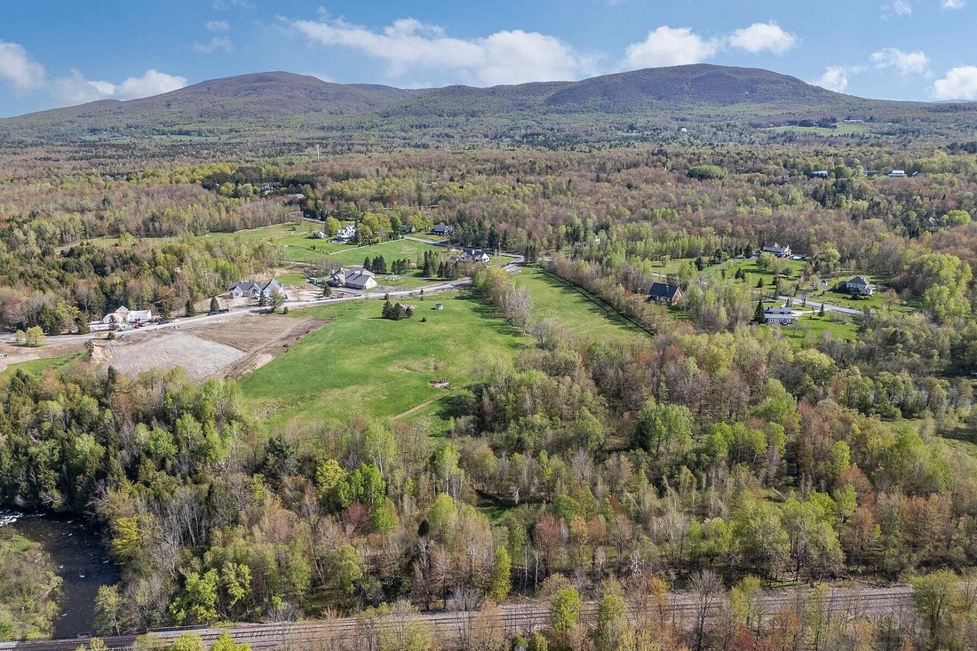 Land in Bromont, Quebec, Canada 3 - 15162464