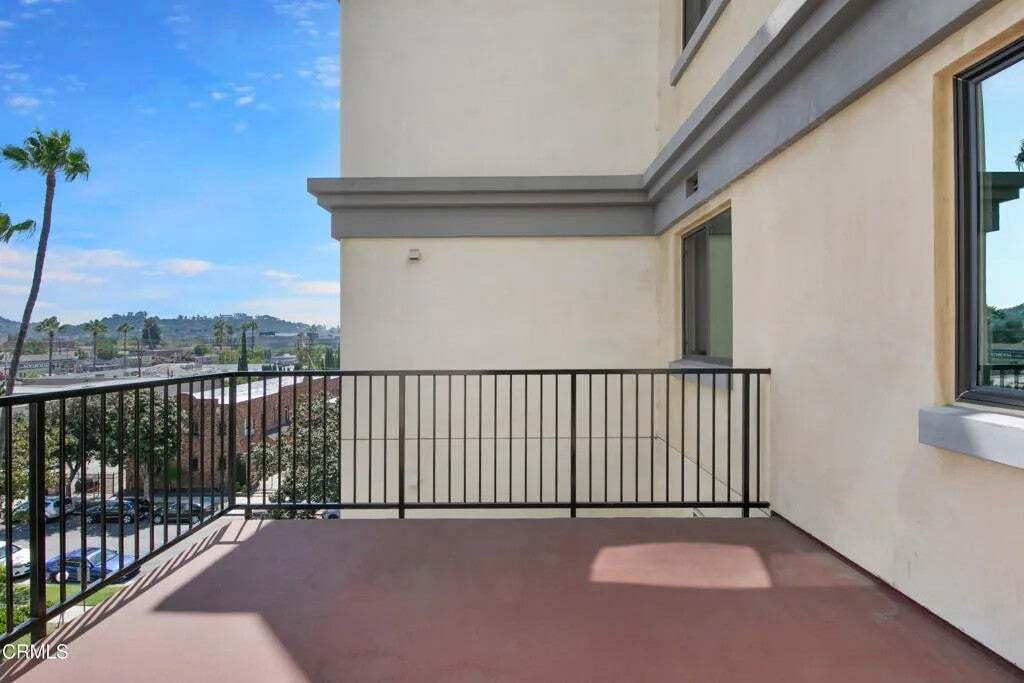 Condo in Glendale, California, United States 5 - 17802843