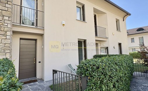 Villa en Valmadrera, Lombardía, Italia 1